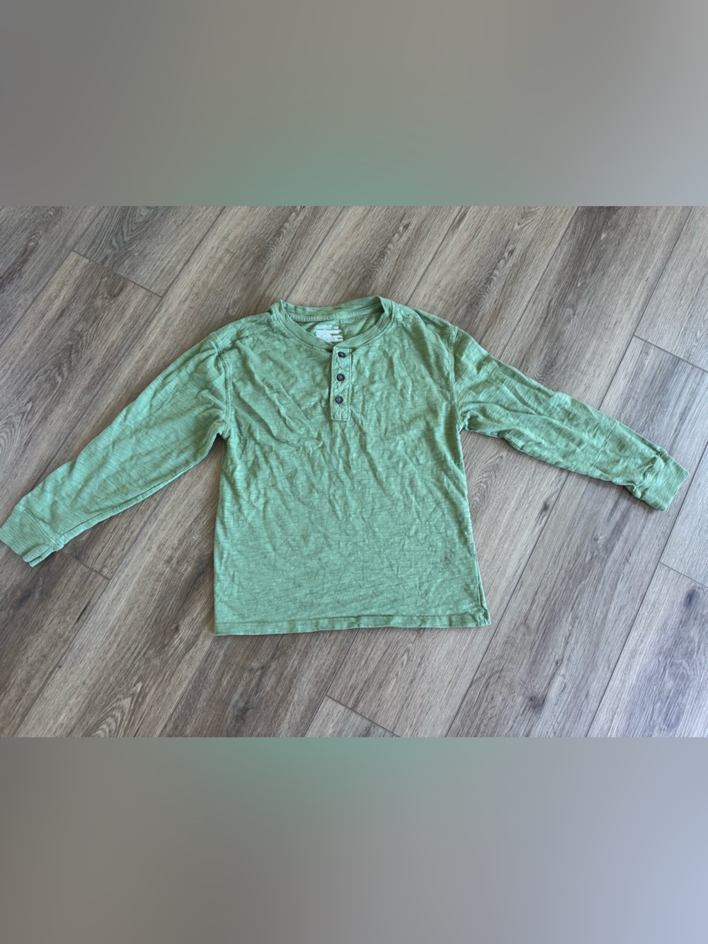 boys green Cat & Jack long sleeve with 3 buttons - M (8)